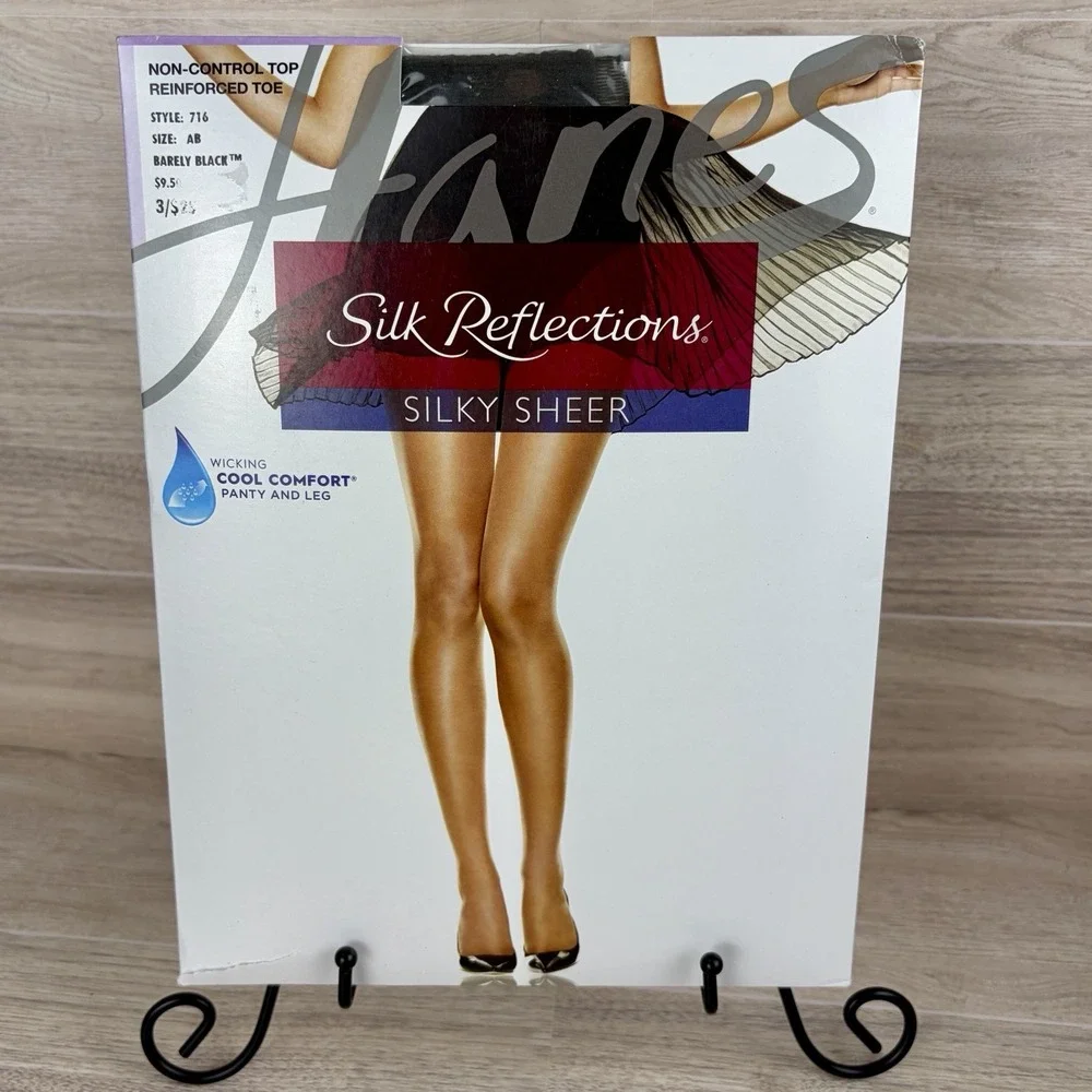 Silk Reflections Hanes Pantyhose Size AB Sheer Barely Black Reinforced Toe NIP